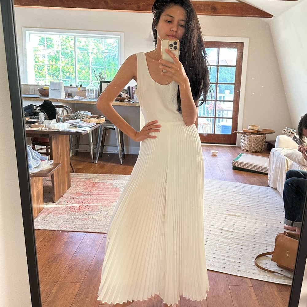 White Club Monaco Pleated Jumpsuit in XS Size 0.